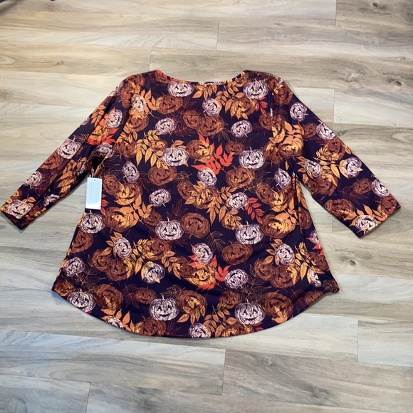 💜$10ifbundle3 one world fall themed print lightweight top size 1X or 3X - Picture 11 of 16